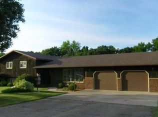 757 Oak Ridge Dr, Lisbon, ND 58054