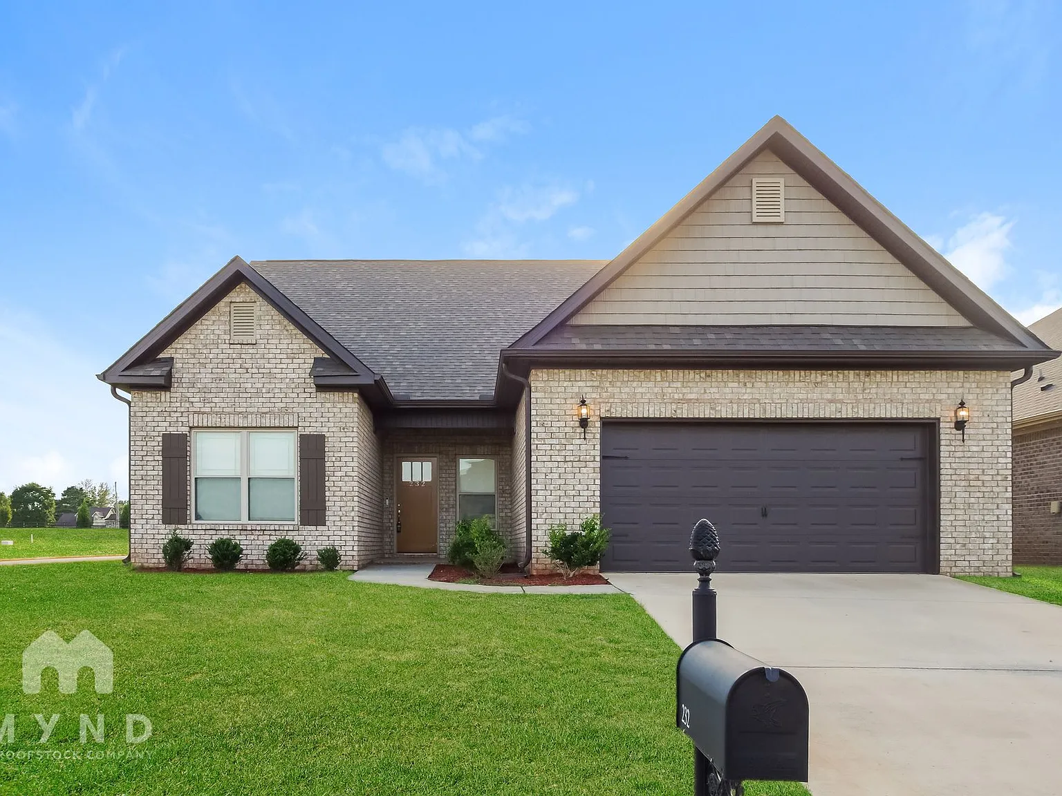 4 bed, 3.0 bath, 2574 sqft, $2,119 — Photo 1