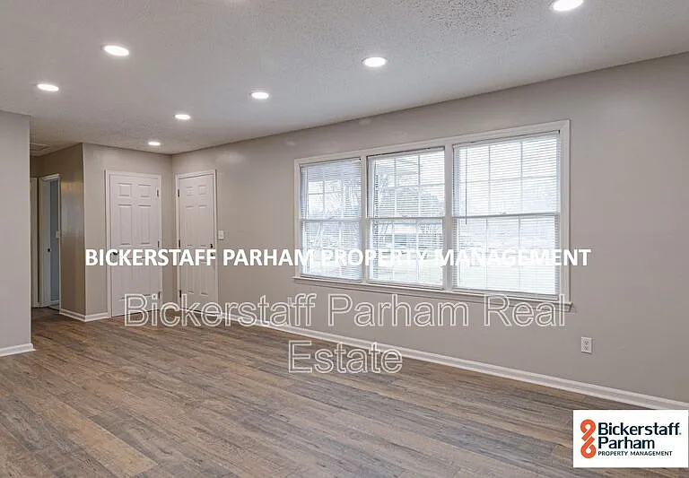 2395 Agnes Dr — Photo 7