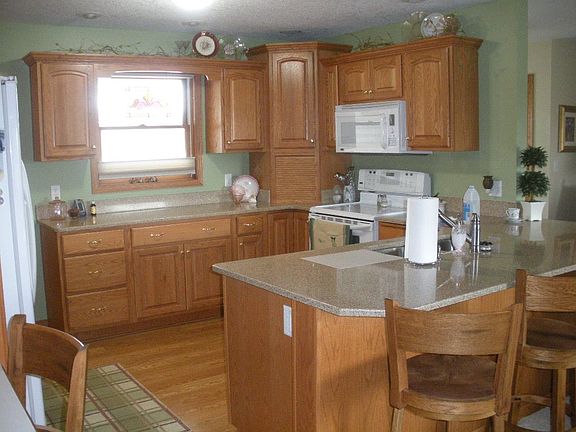 3rd image of 29043 Ironwood Dr