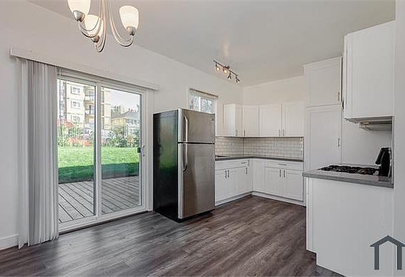 4th image of 3300 W 3rd St APT 301