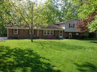 23 E Cresthill Dr, Terre Haute, IN 47802