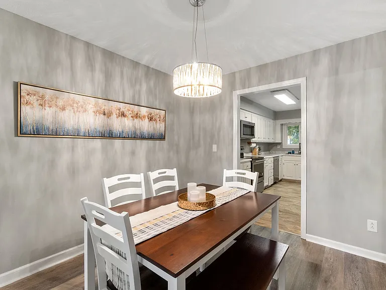 1207 Timbers Ln — Photo 23
