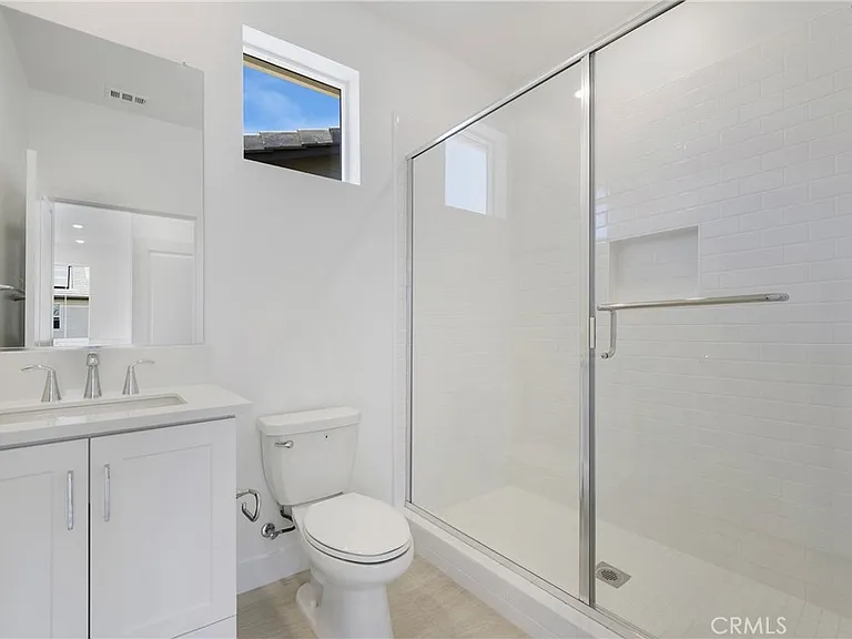 141 Dolores — Photo 27