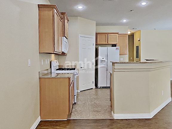 3rd image of 10132 Sunset Palisades Way Unit 103