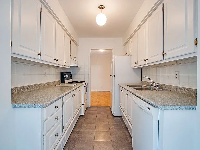 400 Woodsworth Rd #390 — Photo 1