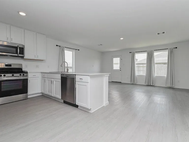 1631 Country View Dr — Photo 7