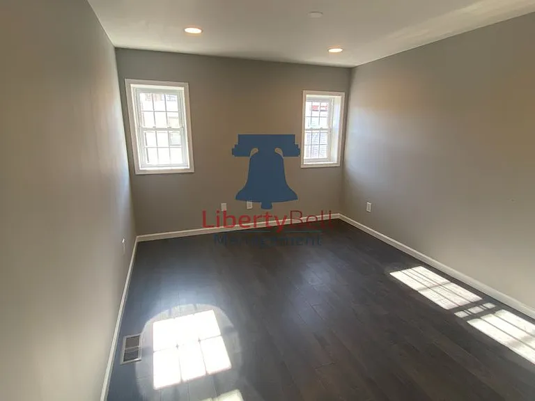 208 McClellan St — Photo 13