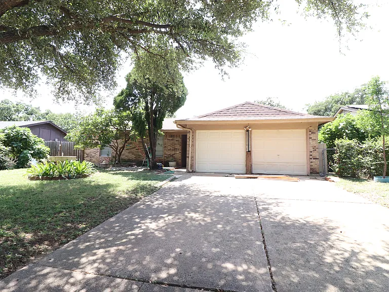 7340 Folkstone Dr — Photo 1