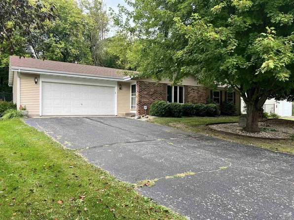 1211 East Cooper Drive, Edgerton, WI 53534