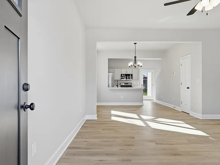 107 Virginia Ave — Photo 10