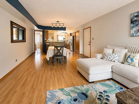 5th image of 7935 W 90th St APT 1A