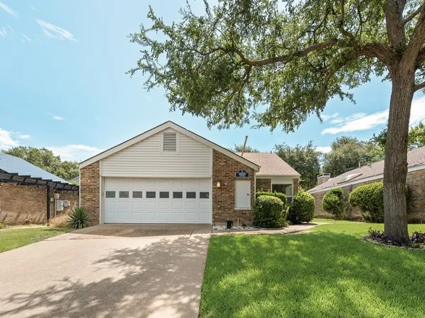 14826 Le Grande Dr, Addison, TX 75001