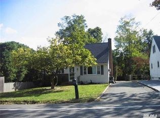 22 Lawrence Hill Rd, Huntington, NY 11743