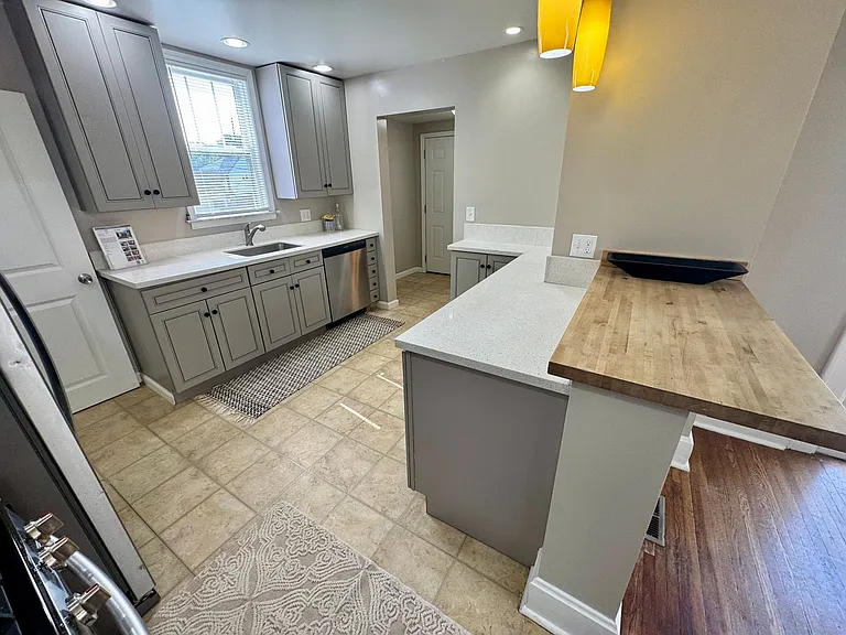 1323 W 3rd Ave — Photo 15