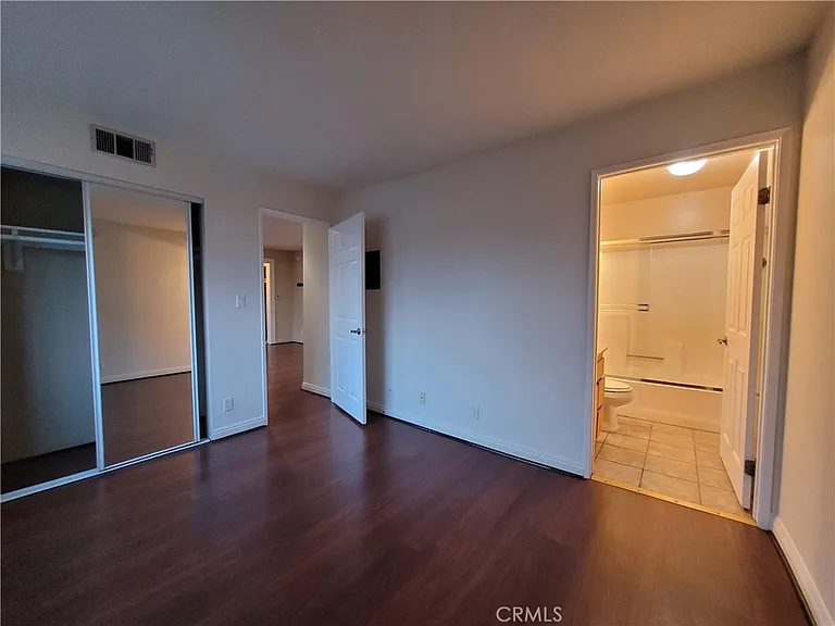 11041 La Maida St #3 — Photo 17
