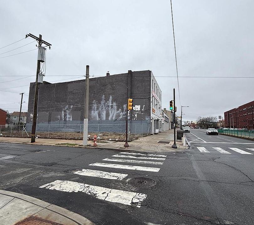 2nd image of 1200 W Girard Ave