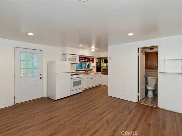 129 Zermat Dr, Crestline, CA