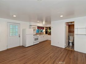 129 Zermat Dr