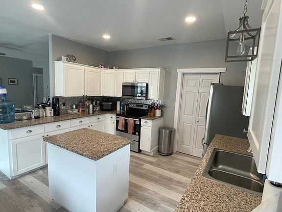 5th image of 15432 Barataria Dr