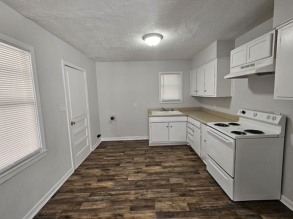 2nd image of 3333 NE 12th St
