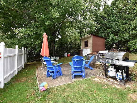 4th image of 141 Prospect Hill Ave