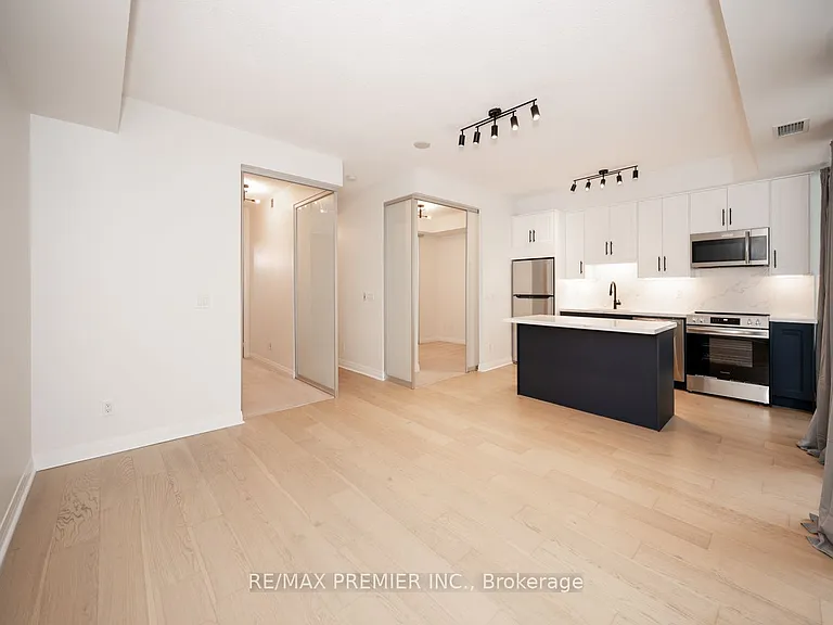 220 Victoria St #705 — Photo 15