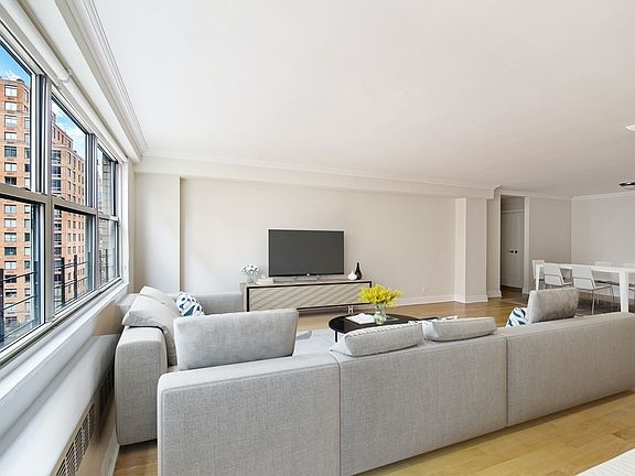 4th image of 210 W 89th St APT 10J