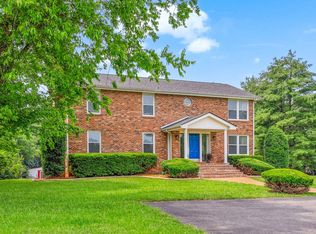 1010 Rossview Rd, Clarksville, TN 37043