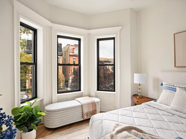 340 Lincoln Road image 9 of 25