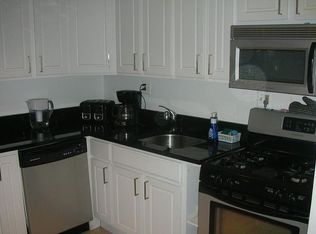 1221 N Quinn St APT 1, Arlington, VA 22209