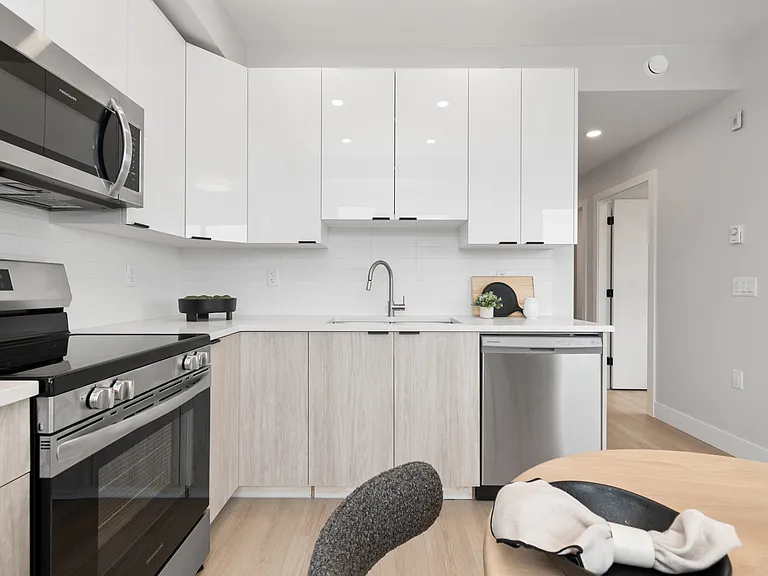 45754 Wellington Ave #308 — Photo 11