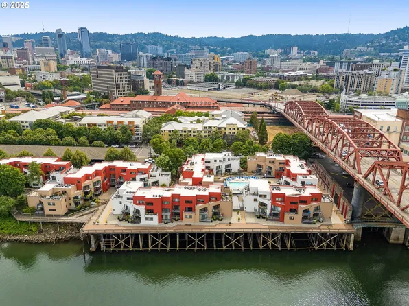 1010 NW Naito Pkwy APT M15, Portland, OR 97209