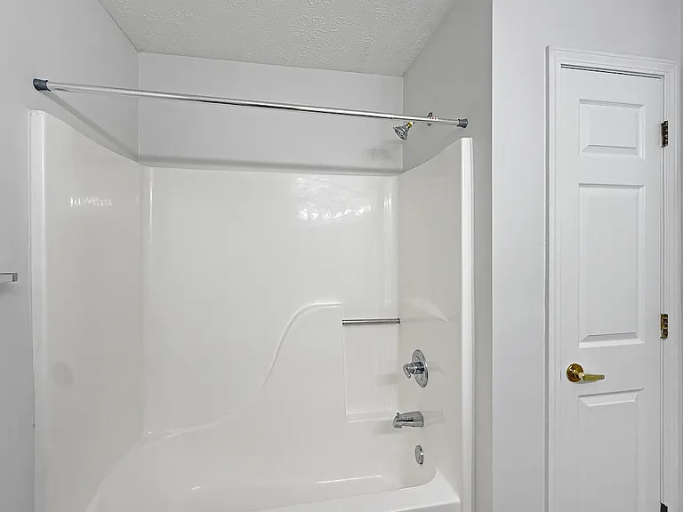 Cross Lake Apartments — Photo 96
