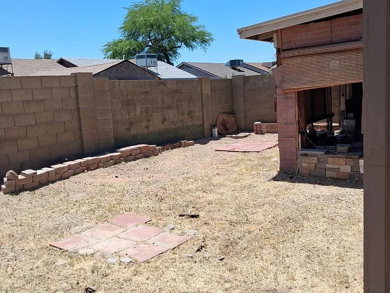 3025 W Irma Ln — Photo 3