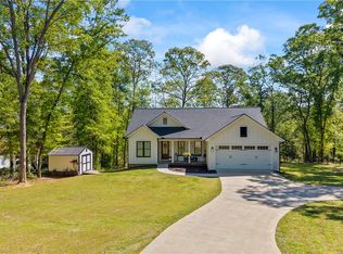516 Winding Way, Hartwell, GA 30643
