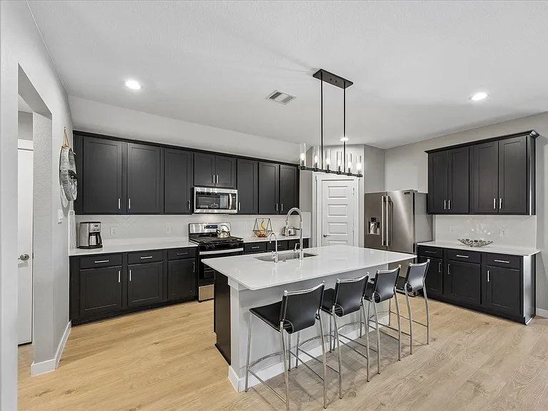 3335 Kendleshire Ln — Photo 16