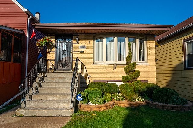 1st image of 10518 S Avenue N