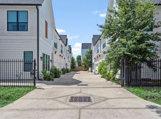 909 Oak St #C, Houston, TX 77018