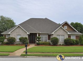 2111 Whitney Oaks Dr, Ocean Springs, MS 39564