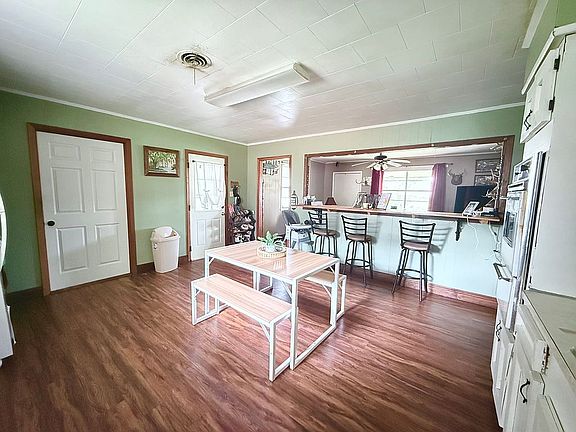 4th image of 131 Timothy St