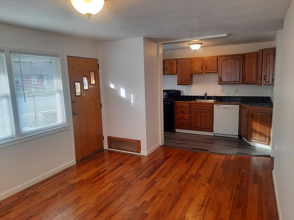 Dining Room / Kitchen