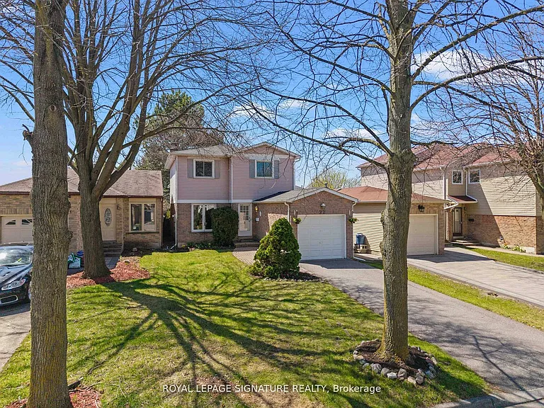 22 Madsen Cres — Photo 2