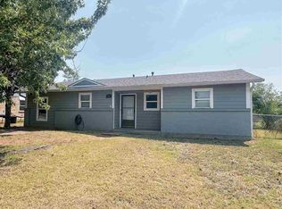 106 Oak St, Elgin, OK 73538