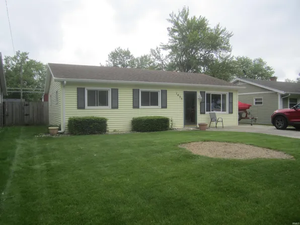 1435 Bedford Dr, New Haven, IN 46774