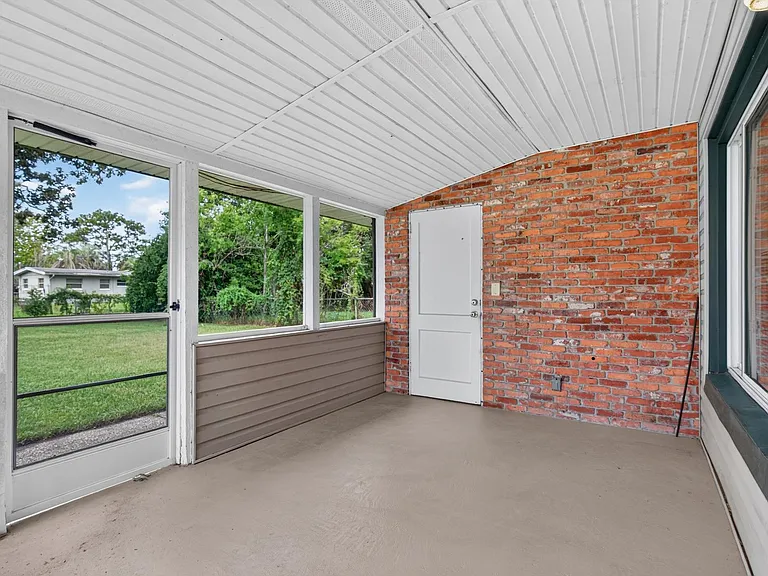 2618 Arlex Dr E — Photo 25