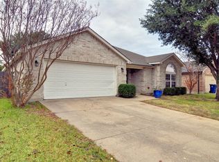 833 Adams Dr, Burleson, TX 76028