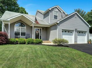 37 Davids Ln, Howell, NJ 07731