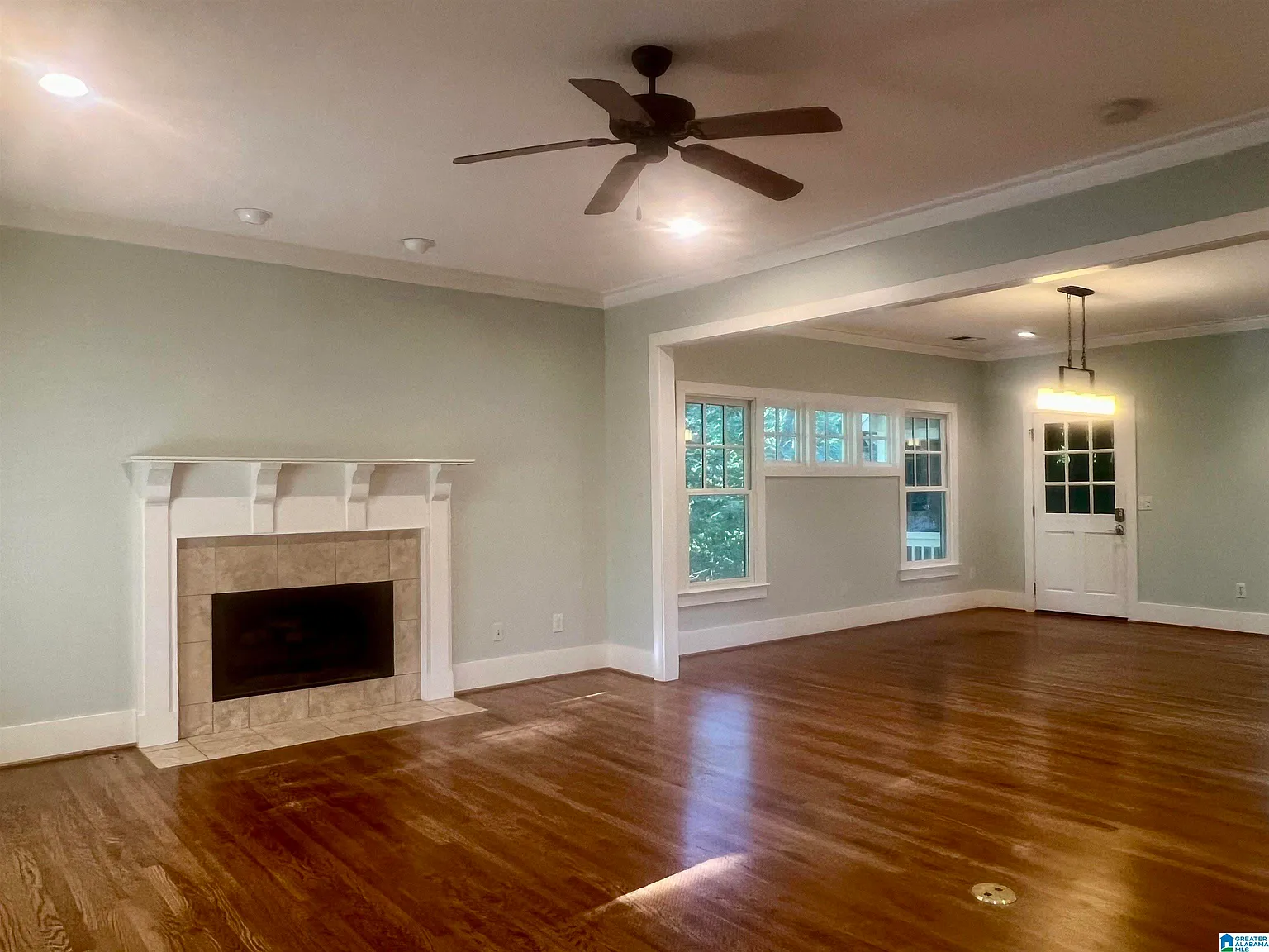 3 bed, 2.0 bath, $2,850 — Photo 3