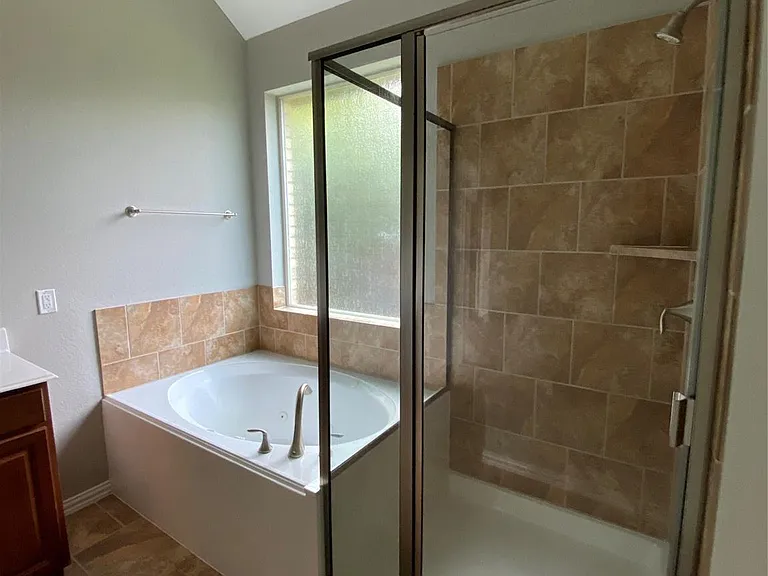 42 Black Swan Ct — Photo 33